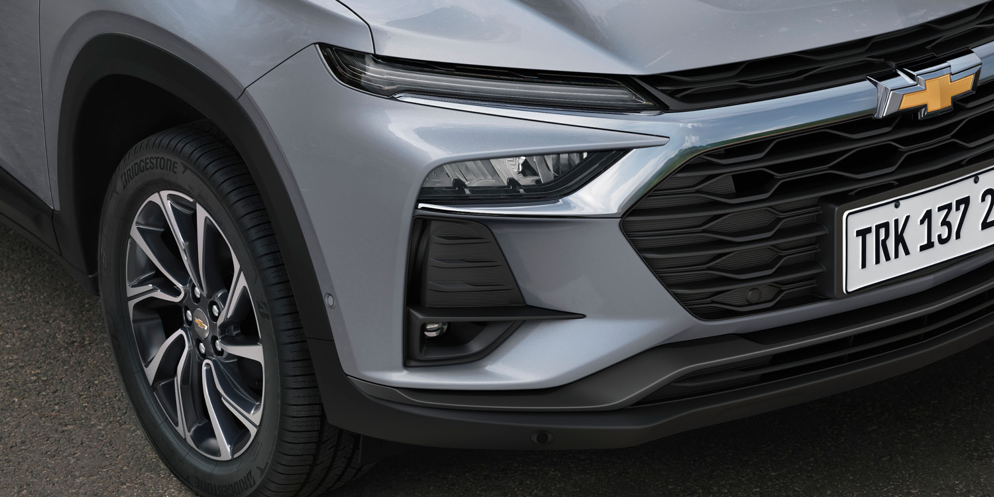 Faros LED frontales Chevrolet Tracker 2026